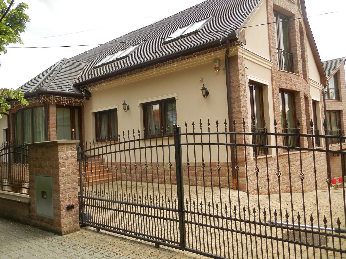 Nagyret Panzio Eger Bed and Breakfast Exteriör bild