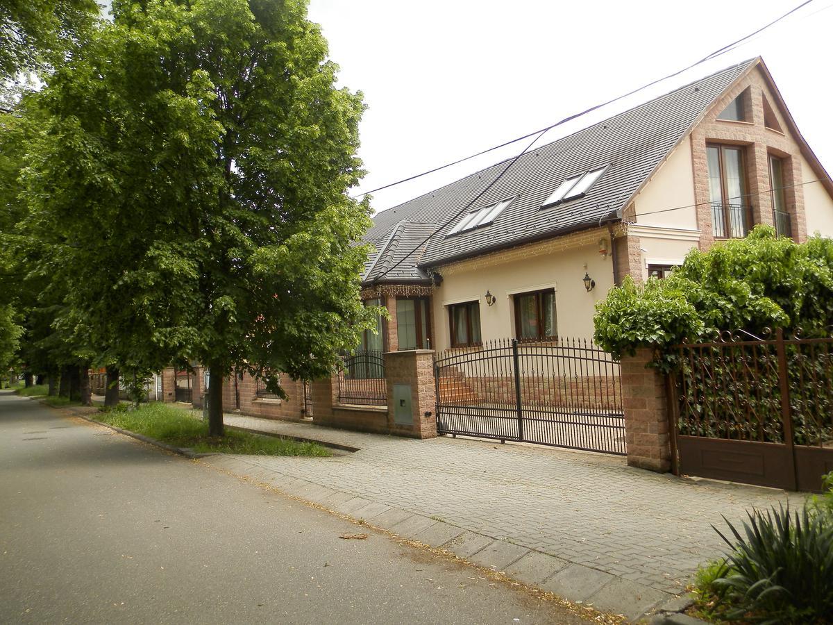 Nagyret Panzio Eger Bed and Breakfast Exteriör bild