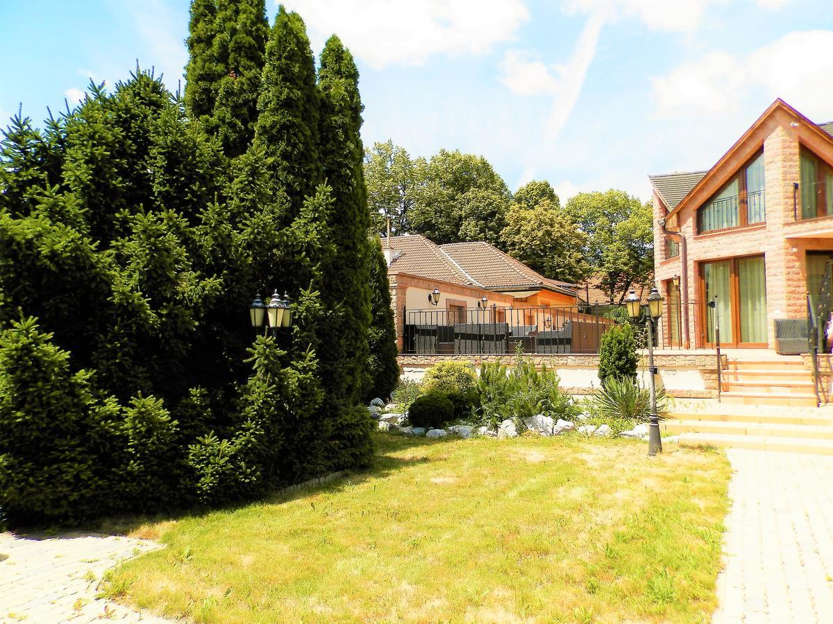 Nagyret Panzio Eger Bed and Breakfast Exteriör bild